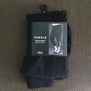 NWT Torrid cropped leggings